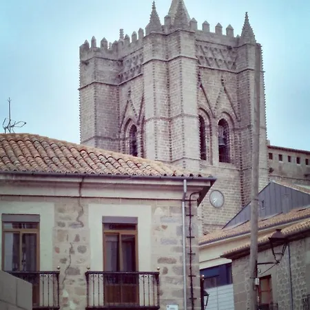 Apartamentos Turisticos Avila La Catedral Exterior photo