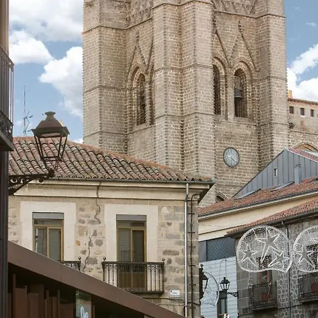 Apartamentos Turisticos Avila La Catedral Exterior photo